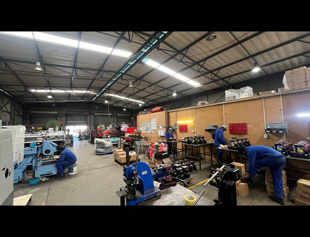 1,535M² WAREHOUSE TO LET IN SPARTAN
